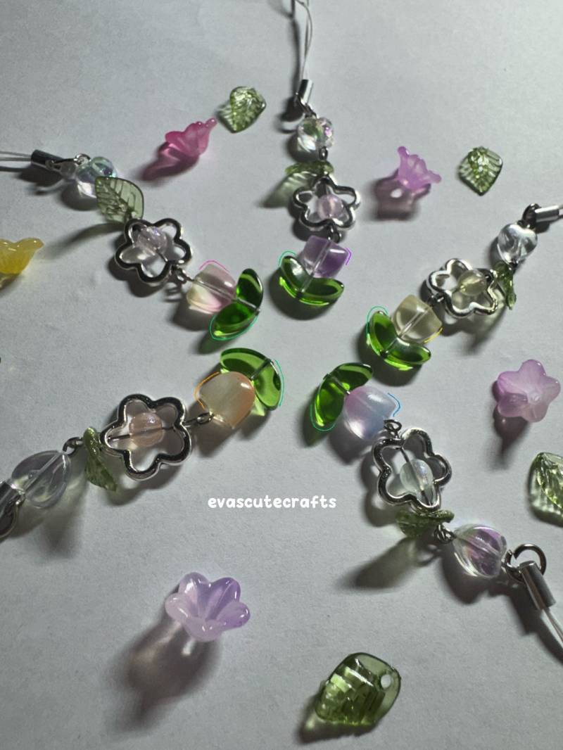 Blumen Handyanhänger | Zufällige Farbe Blumen Handyanhänger | Zufällige Farbe von evascutecrafts