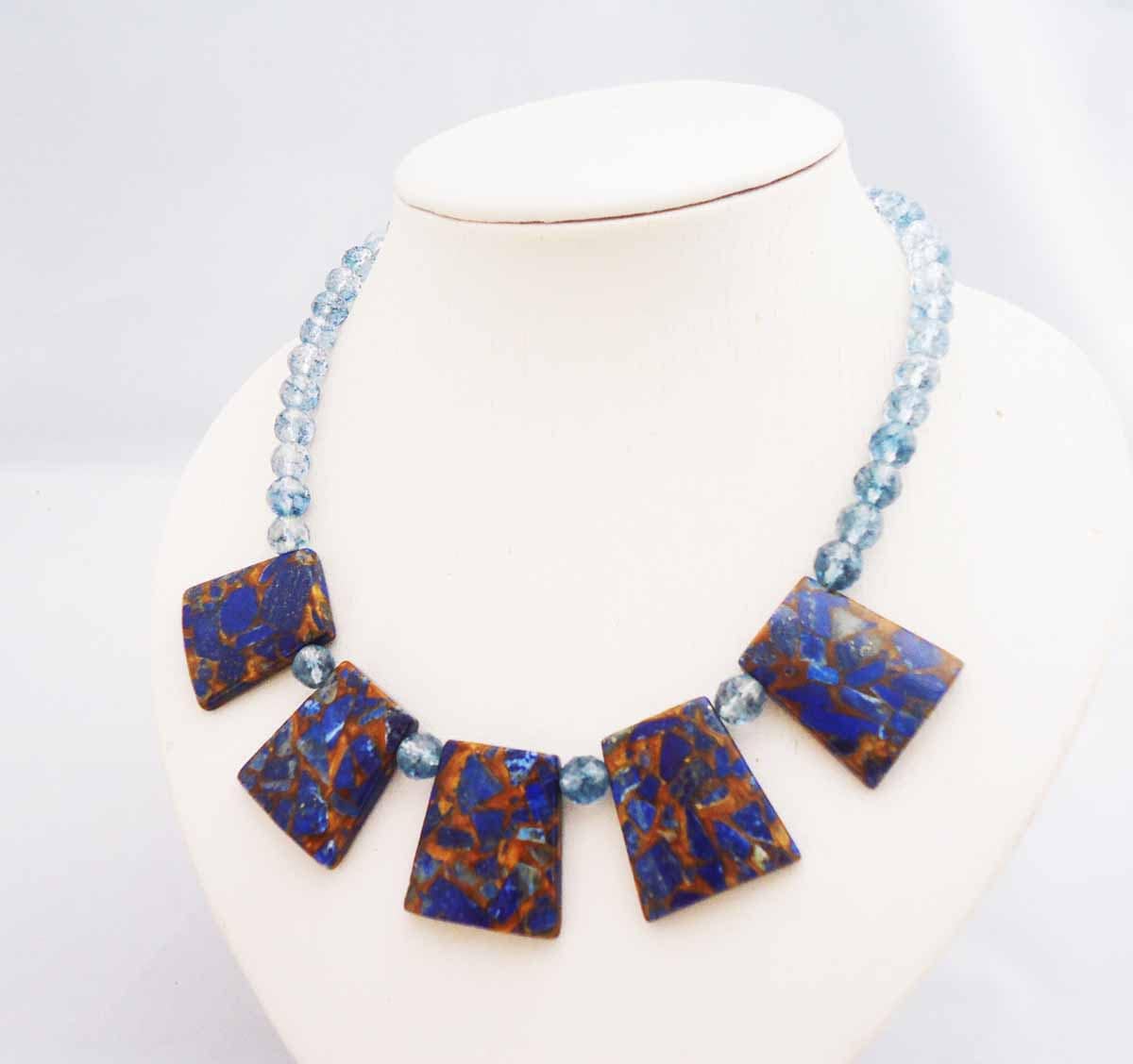 Blauquarz Bib Halskette Chunky Edelstein, Gold Akzent von evecollection