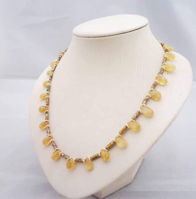 Citrin Teardrop Halskette Edelstein & Cloisonne Perlen Citrin Teardrop Halskette Edelstein & Cloisonne Perlen von evecollection
