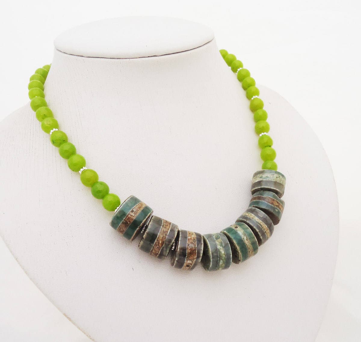 Gestreifte Achat & Kyanit Perlen Halskette - Grüner Edelstein Schmuck von evecollection