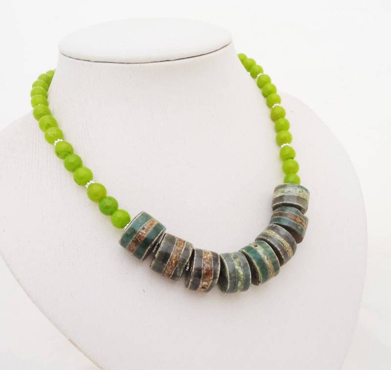 Gestreifte Achat & Kyanit Perlen Halskette - Grüner Edelstein Schmuck von evecollection