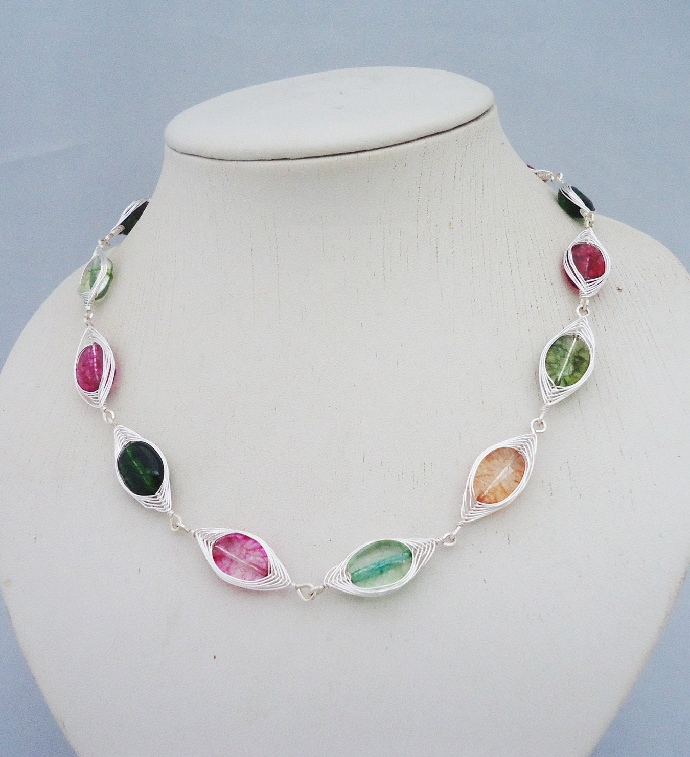 Multicolor Quarz Halskette Silber Draht Gewickelt Fischgrät Design von evecollection
