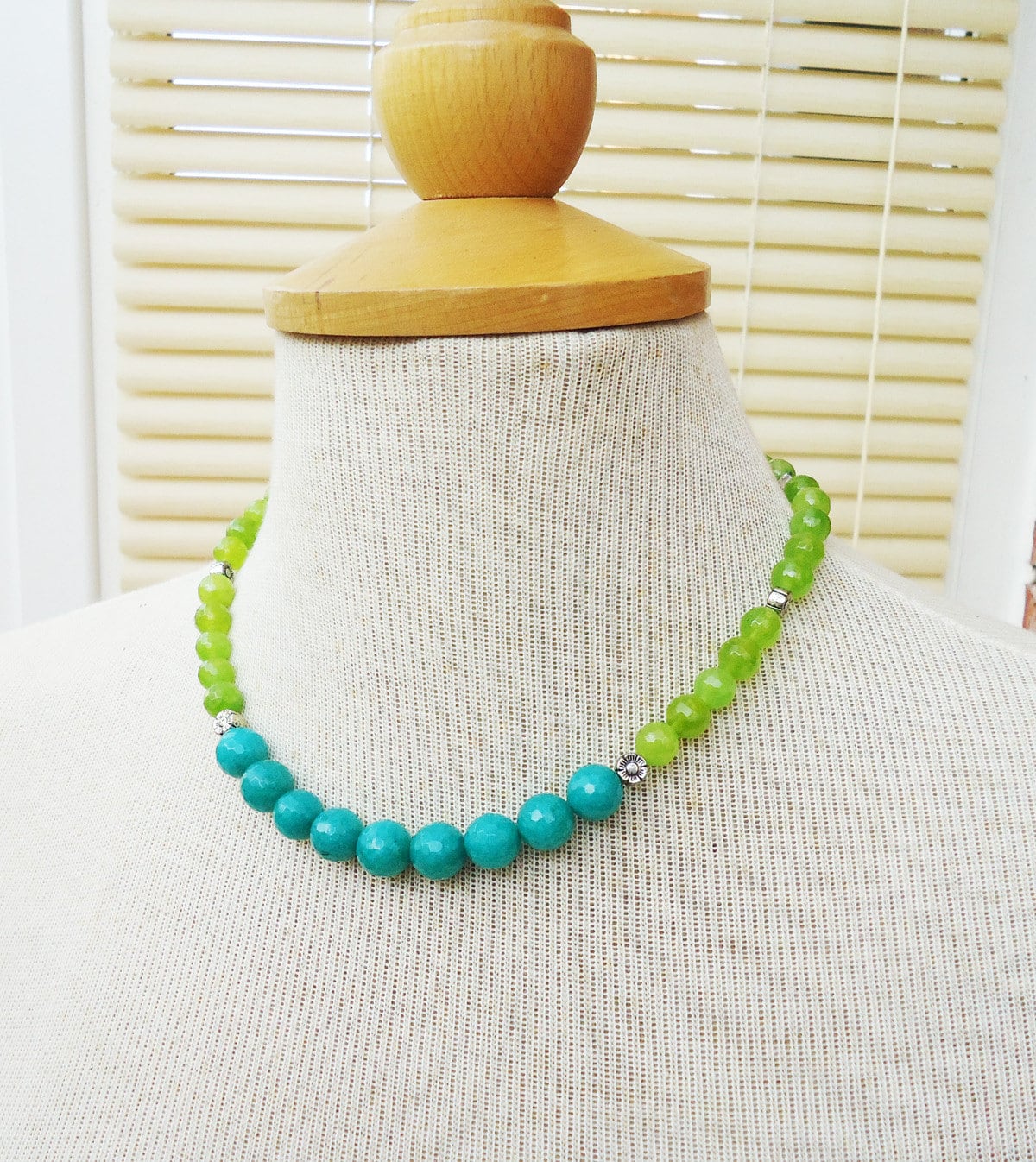 Olivgrün & Aqua Blau Kyanit Perlen Halskette von evecollection