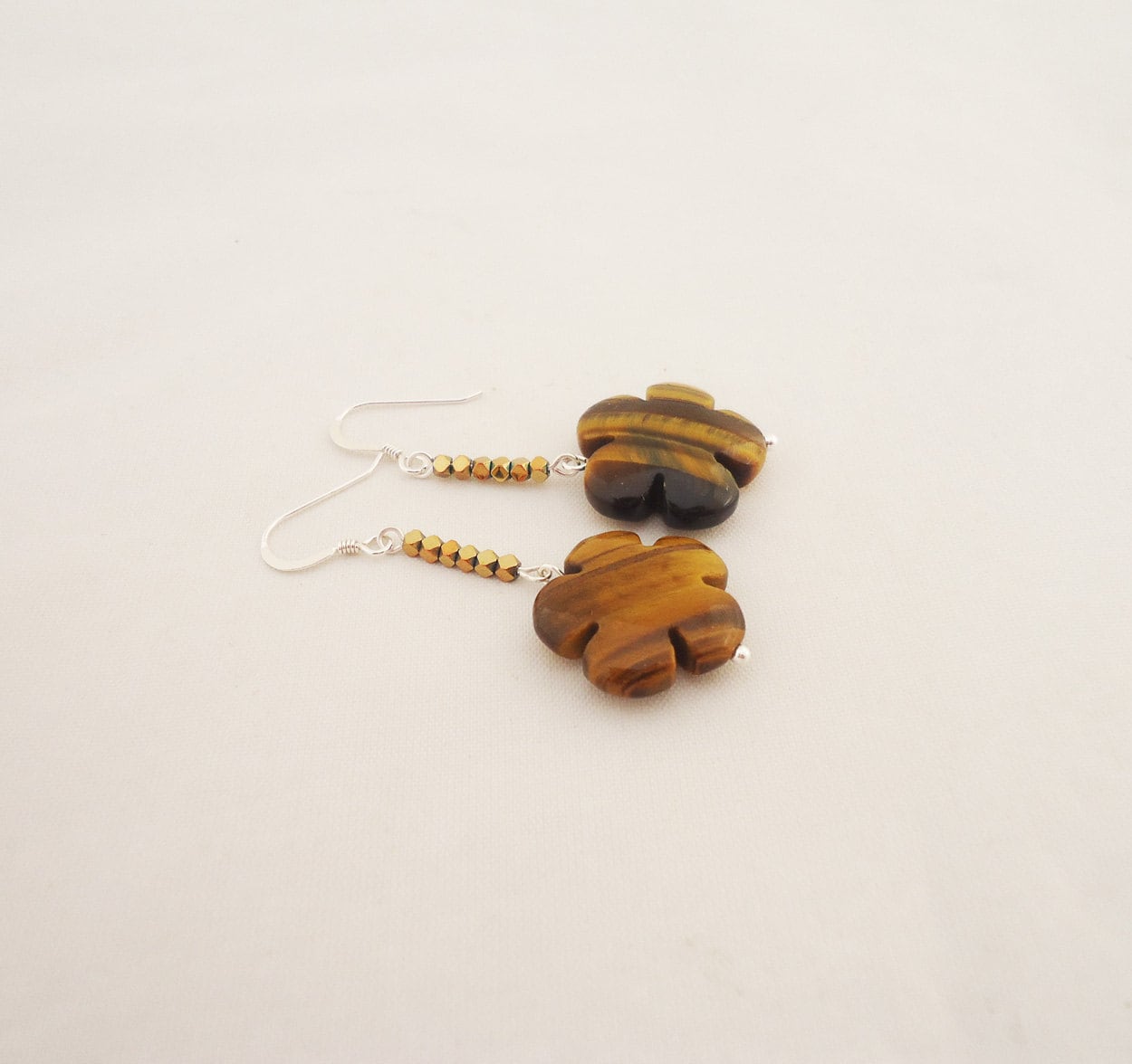 Tigerauge Blumen Ohrringe Hämatit & Sterling Silber Haken von evecollection
