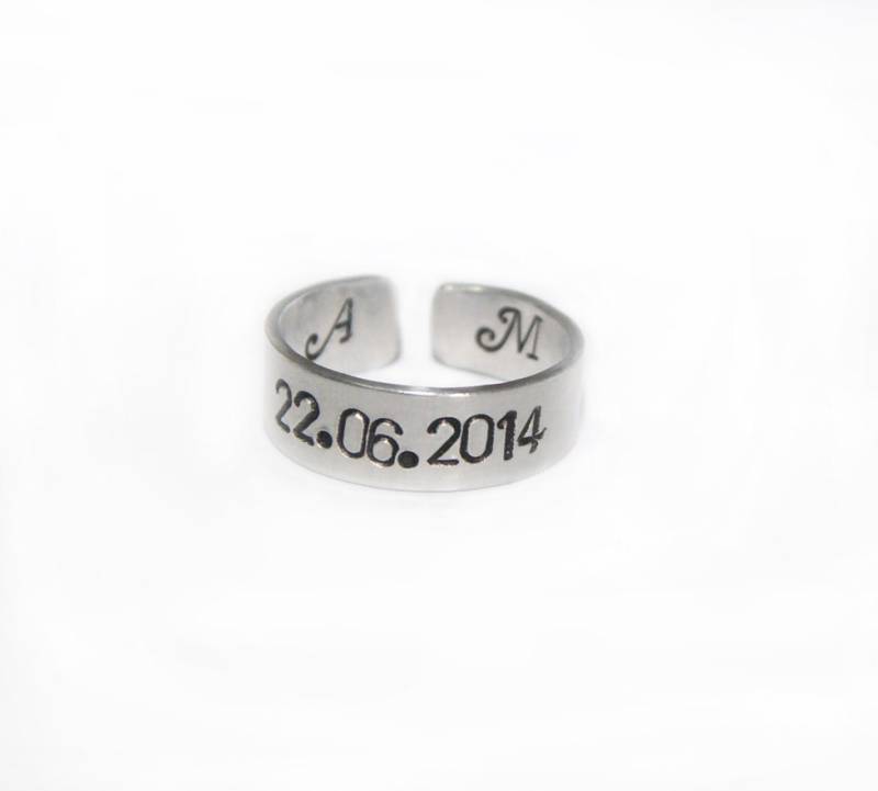 Datumsring, Initial Manschettenring, Gravierter Ring, Monogrammring, Aluminiumring, Personalisierter Handgestempelter Individuell, Verstellbar von everbana