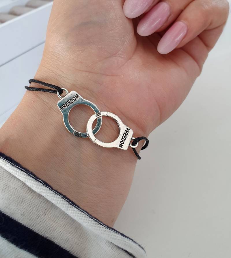 Handschellen Armband, Partners in Crime Best Friends Bff Geschenk Für Bff, Silber, Kordel Armband Handschellen Armband, Partners in Crime Best Friends Bff Geschenk Für Bff, Silber, Kordel Armband von everbana