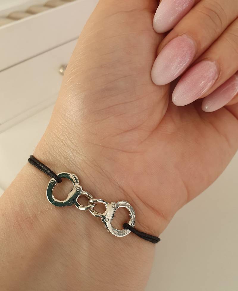 Handschellen Armband, Partners in Crime String, Verstellbar, Best Friends Bff Geschenk Für Bff, Silver, Cord Armband Handschellen Armband, Partners in Crime String, Verstellbar, Best Friends Bff Geschenk Für Bff, Silver, Cord Armband von everbana