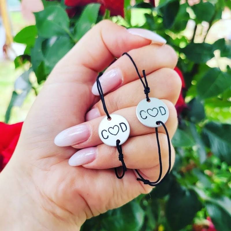 Set Mit 2 Personalisierten Initialarmbändern, Für Sie Und Ihn, Passendes Set, Armband Gravur, Münzanhänger, Freundpaare Set Mit 2 Personalisierten Initialarmbändern, Für Sie Und Ihn, Passendes Set, Armband Gravur, Münzanhänger, Freundpaare von everbana