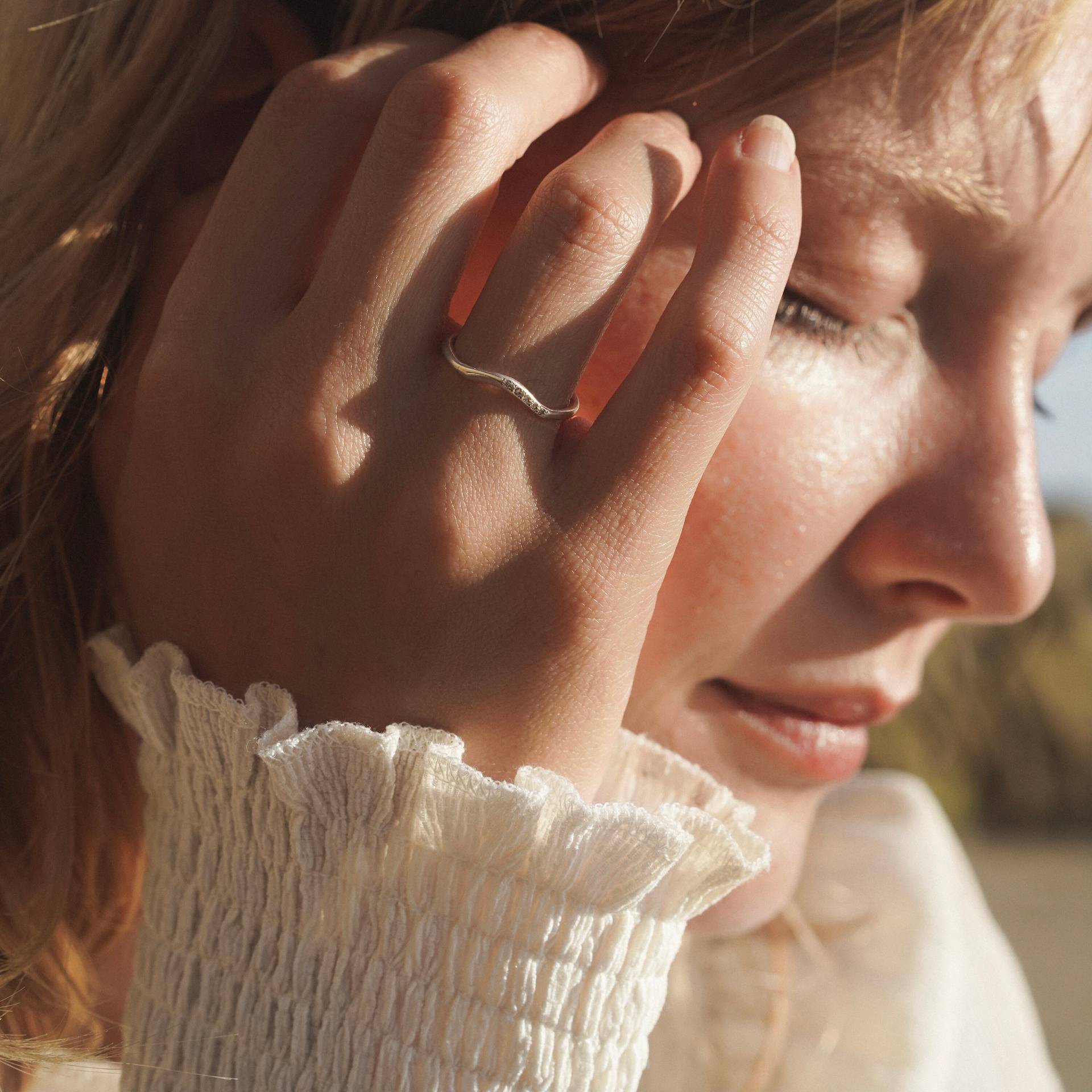 Zierlicher Wellenring Mit Diamant - Silber 925, Ozean Schmuck Gold von everlijewelry