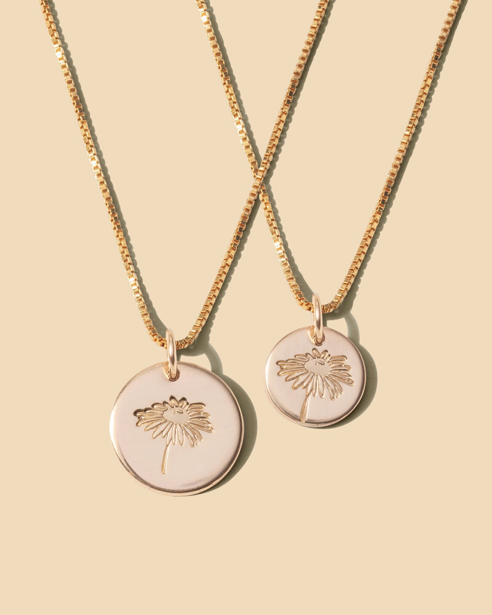Gänseblümchen April Geburt Blume Halskette, .925 Sterling Silber, 14K Gold Fill, Rose-Gold Fill von everlymadejewelry