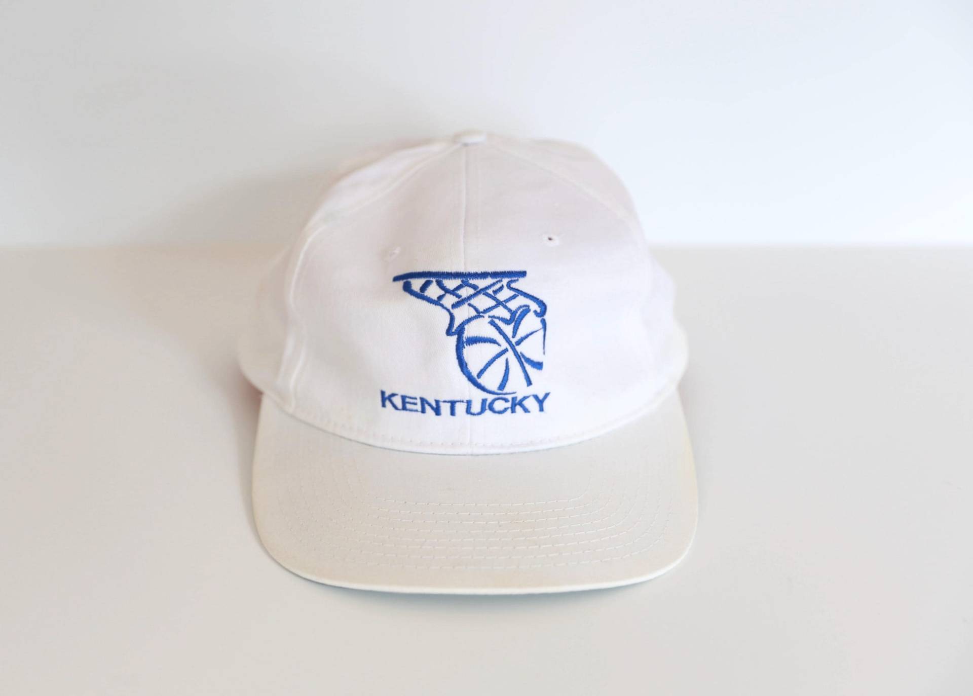 Vintage Kentucky Wildcats 90S Ncaa Basketball College Hoops Snapback Baseball Hut - Verstellbare Rückseite Kostenloser Versand U.s.a Vintage Kentucky Wildcats 90S Ncaa Basketball College Hoops Snapback Baseball Hut - Verstellbare Rückseite Kostenloser Versand U.s.a von everyoneinhats