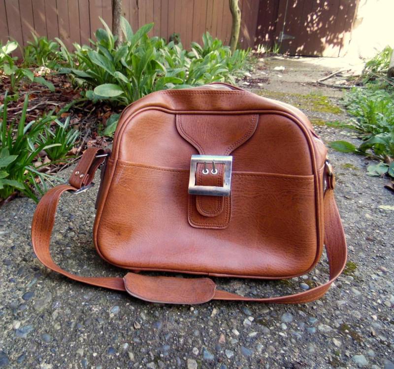 70Er/ 80Er Caramel Vinyl Buckled Samsonite Style Schulter Laptop Vynil Leder Tragetasche von evileyevintage