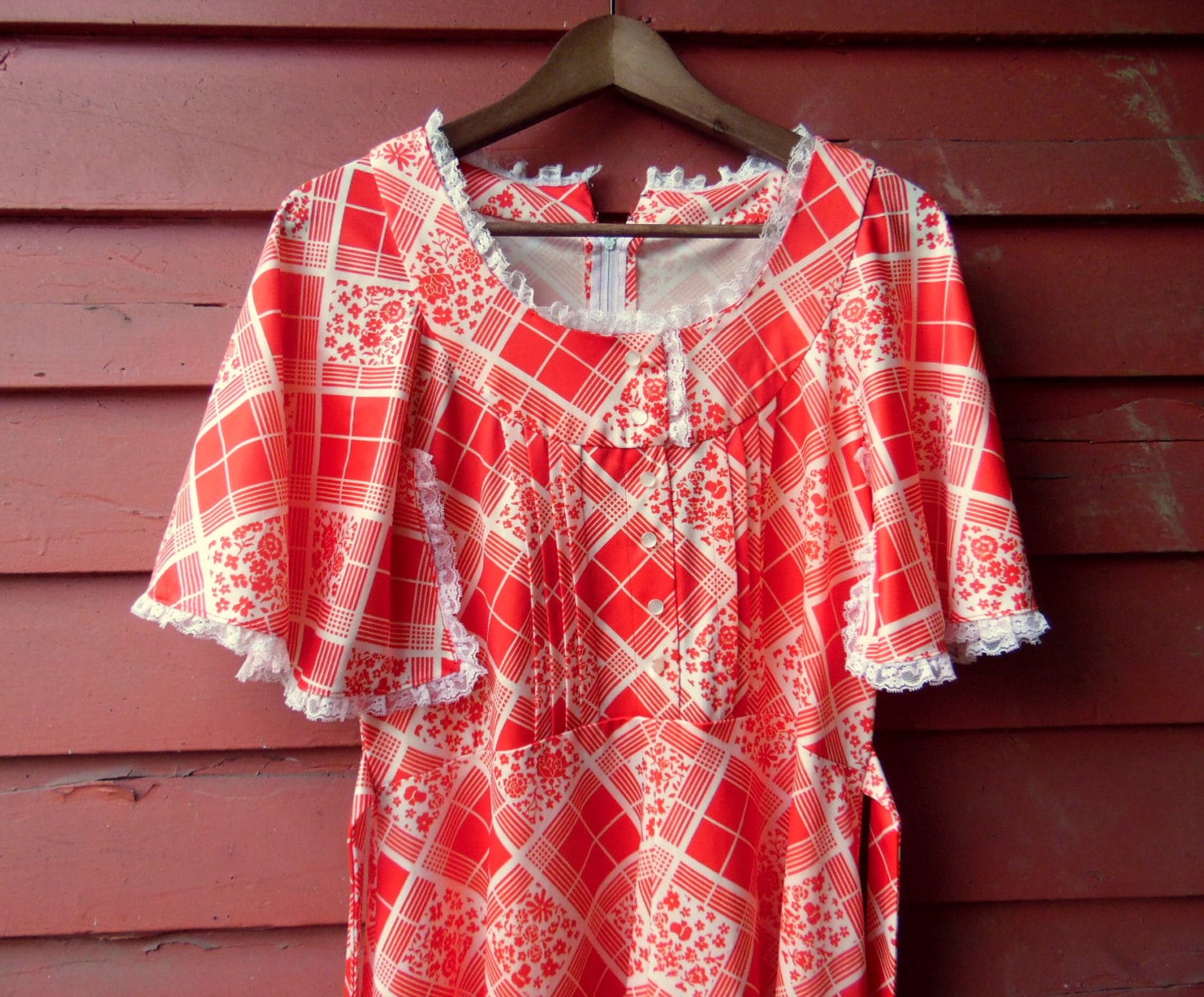 70Er Kirschrot Weiß Floral Boho Hippie Midi Engel Ärmel Kleid Xs S von evileyevintage