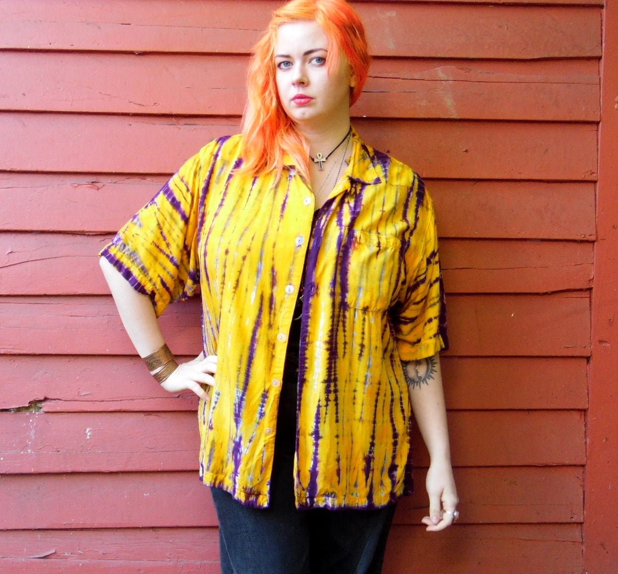 80Er/90Er Golden Grape Rayon Tie Dye Kurzärmeliges Button Up Funky Hip Hop Fresh Bold Shirt L von evileyevintage