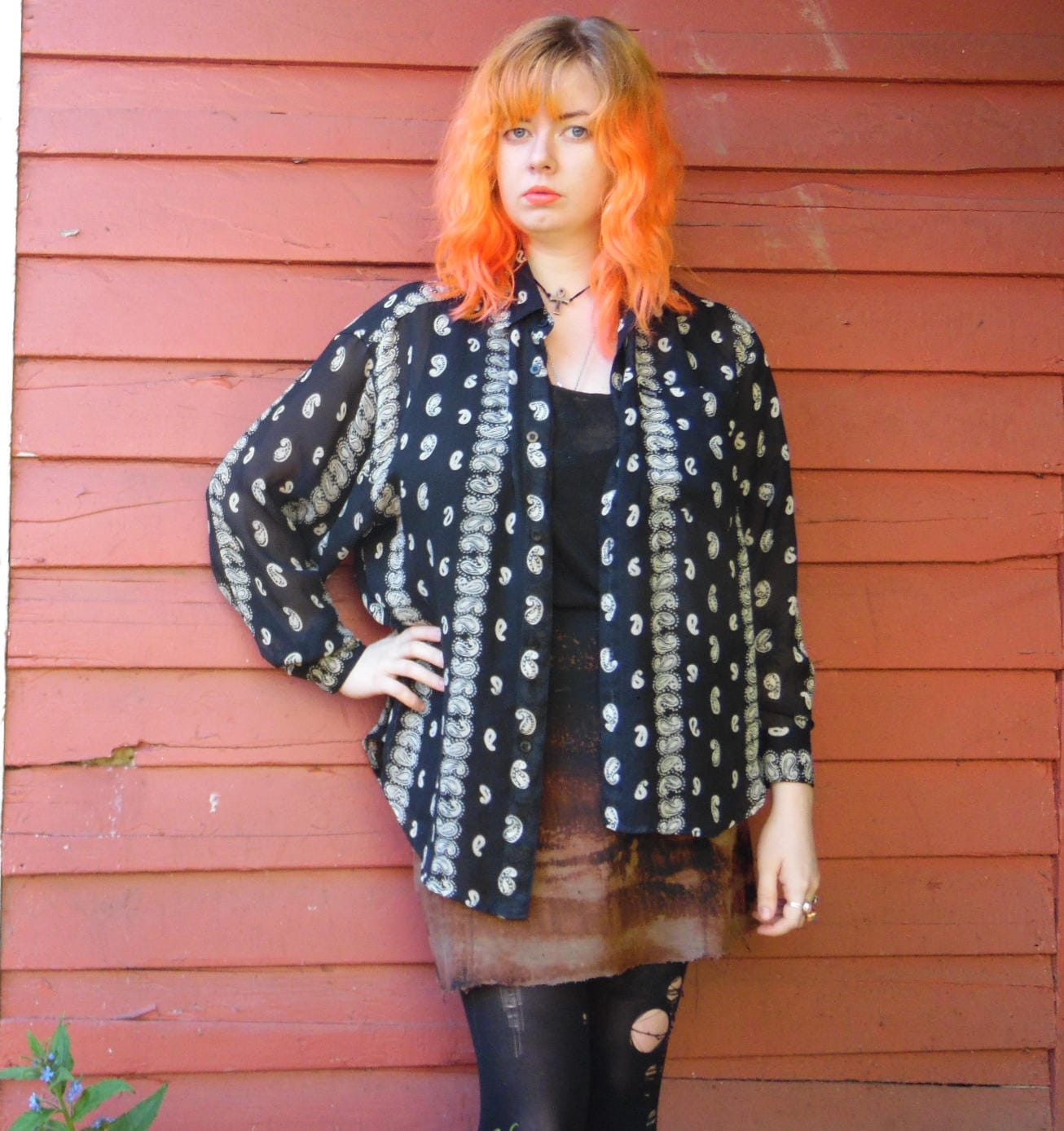 80Er Jahre Geourges Marciano Lücke Black & White Paisley Semi Schiere-Taste Up Kleid Shirt M von evileyevintage