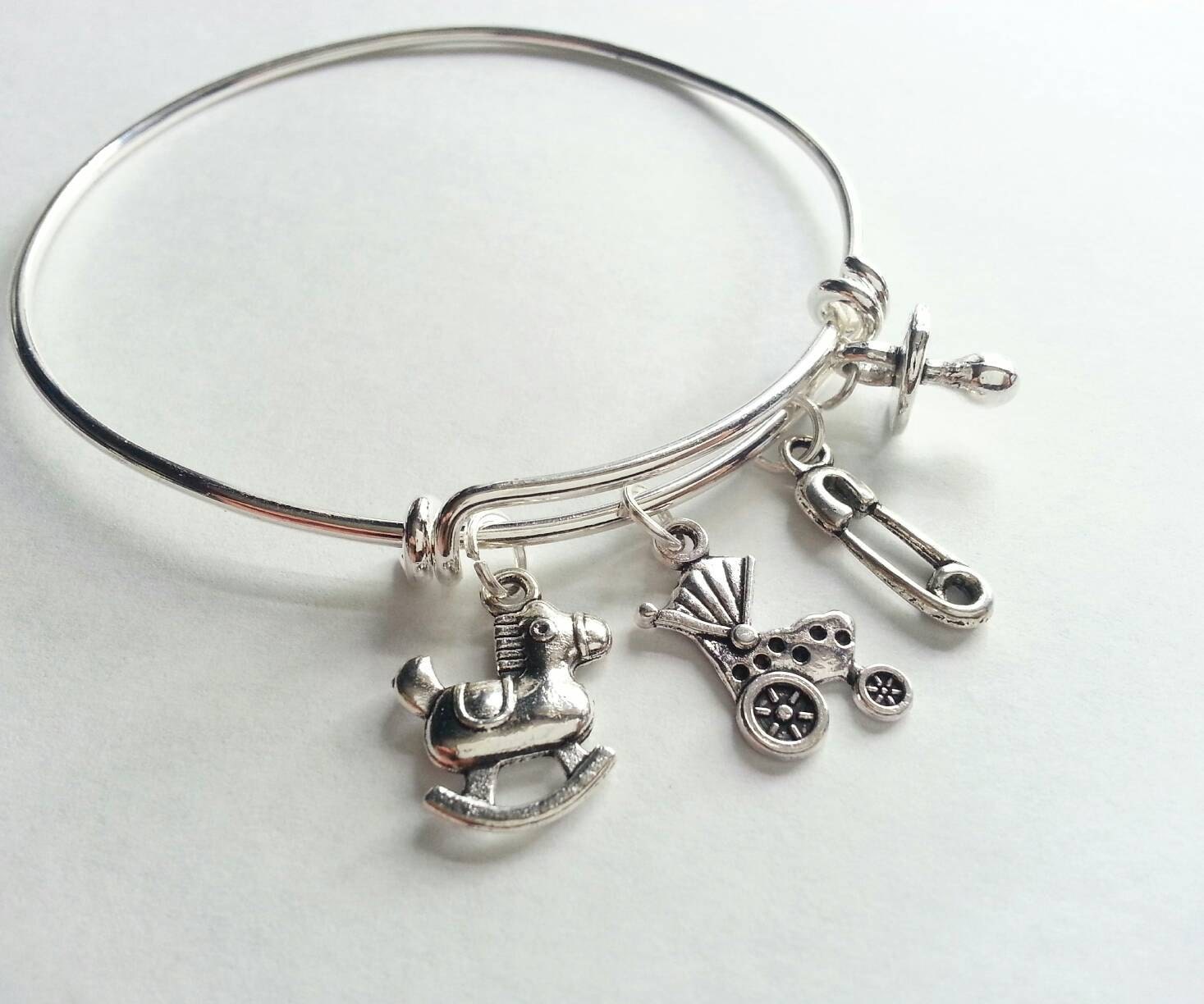 Baby Wickelarmband, Babywagen, Schaukelpferd, Sicherheitsnadel, Schnullerband, Neue Mutter, Neugeborene, Shower Geschenk von evilqueenjewelry