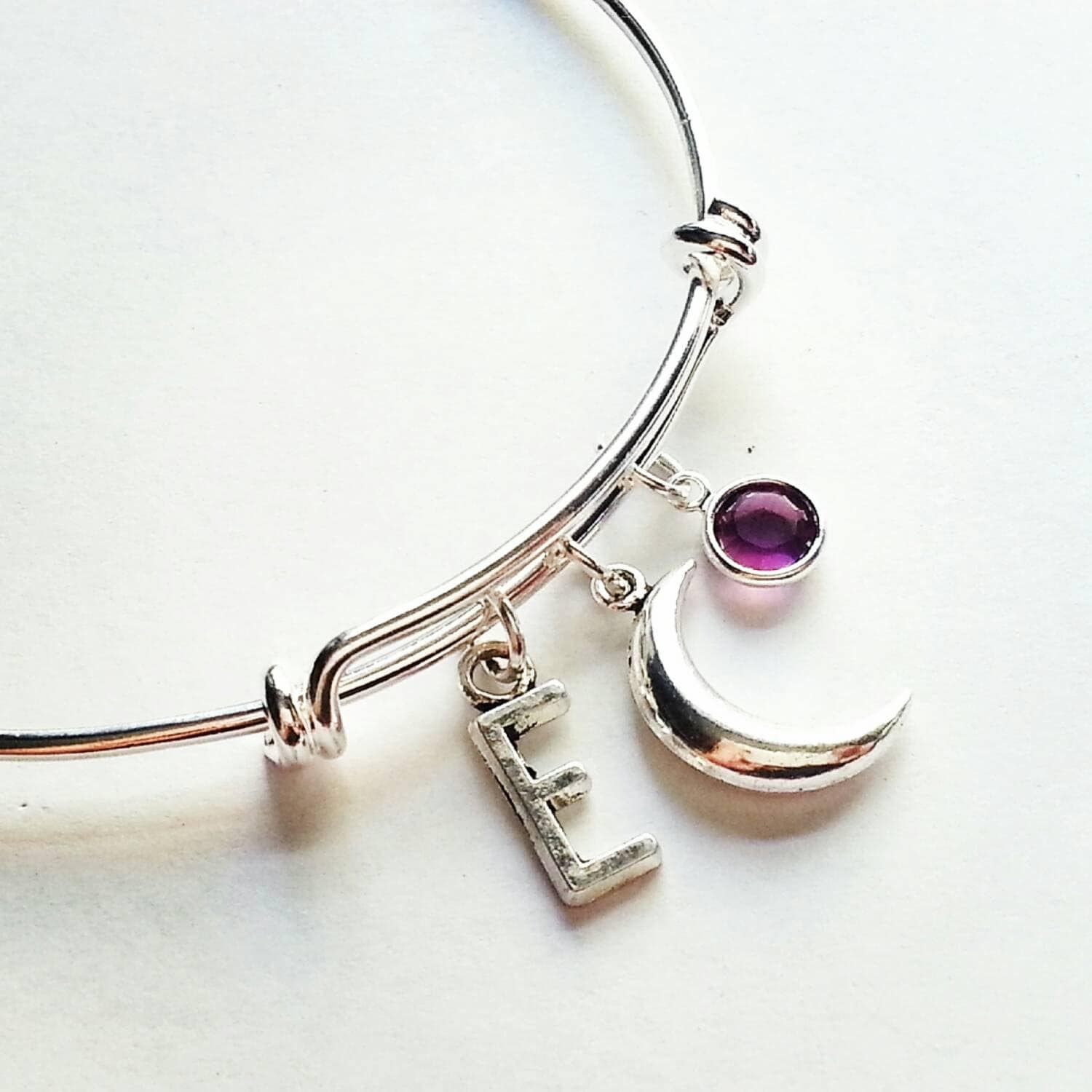 Personalisierte Armband, Initial Und Swarovski Kristall Birthstone Charme, Auf Den Mond Zurück, Verstellbare Größe, Versilbert Armreif von evilqueenjewelry