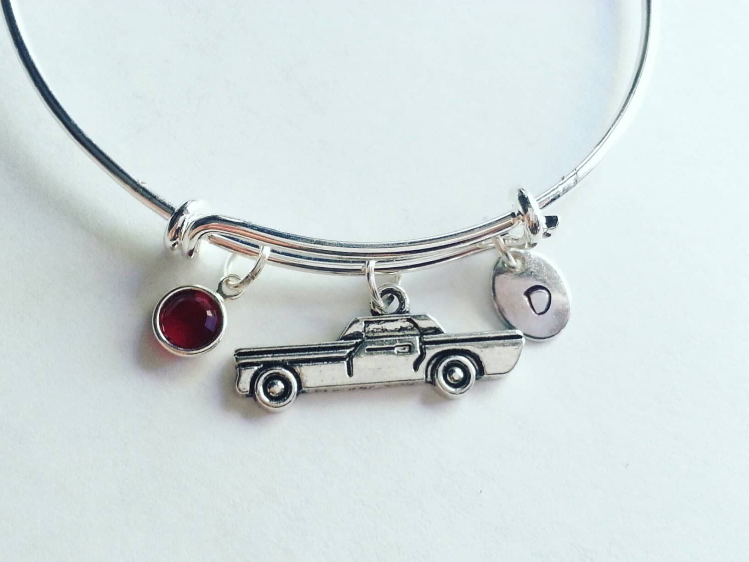 Personalisierte Oldtimer-Armband, Impala, Dean Winchester, Übernatürliche Inspiriert, Handgestempelt Initial, Swarovski Birthstone Kristall von evilqueenjewelry