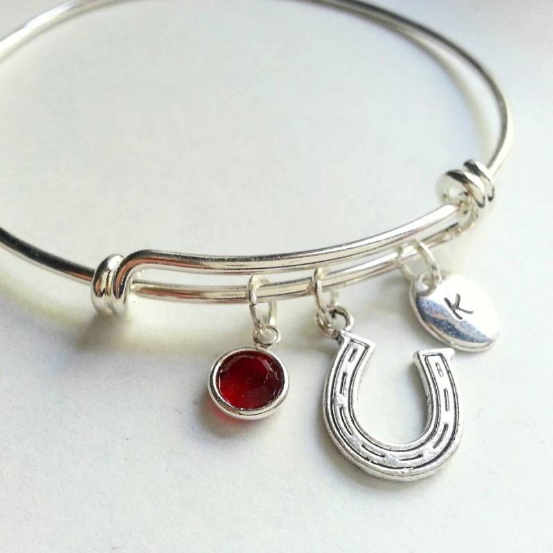 Personalisierte Silber Glück Hufeisen Verstellbararm Armband, Swarovski Birthstone Kristall, Von Hand Gestempelt Initial von evilqueenjewelry
