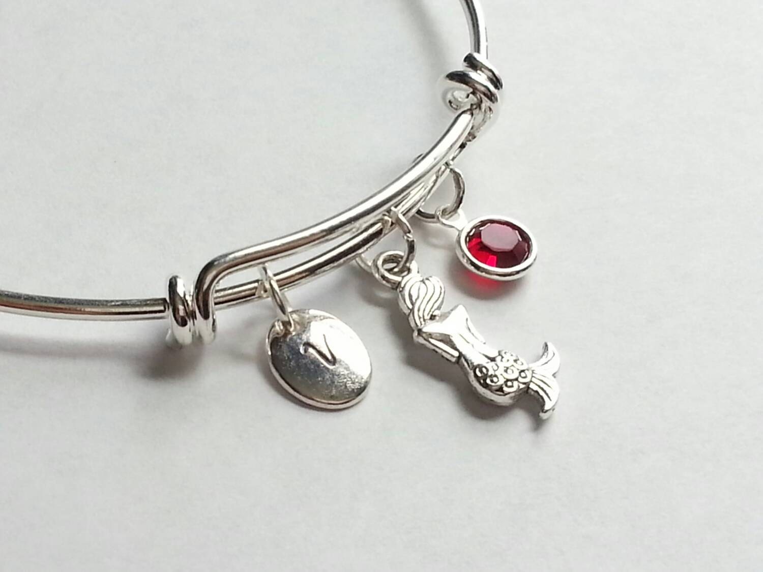 Personalisierte Silber Meerjungfrau Armband, Von Hand Gestempelt Initial, Echte Swarovski Birthstone, Vergoldet, Verstellbare Armreif von evilqueenjewelry
