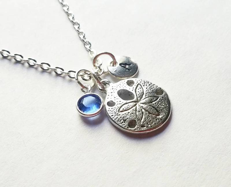 Personalisierte Silber Sanddollar Halskette, Von Hand Gestempelt, Initial, Swarovski Birthstone, Benutzerdefinierte Länge, Strand Themen, Ozean von evilqueenjewelry