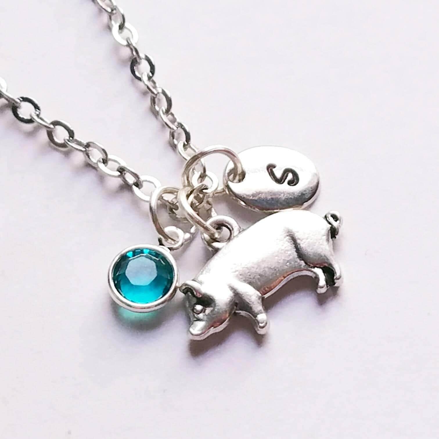 Personalisierte Silber Schwein Halskette, Echte Swarovski Birthstone Kristall, Benutzerdefinierte Auswahl Der Länge, Hand Gestempelt Initial Charme von evilqueenjewelry