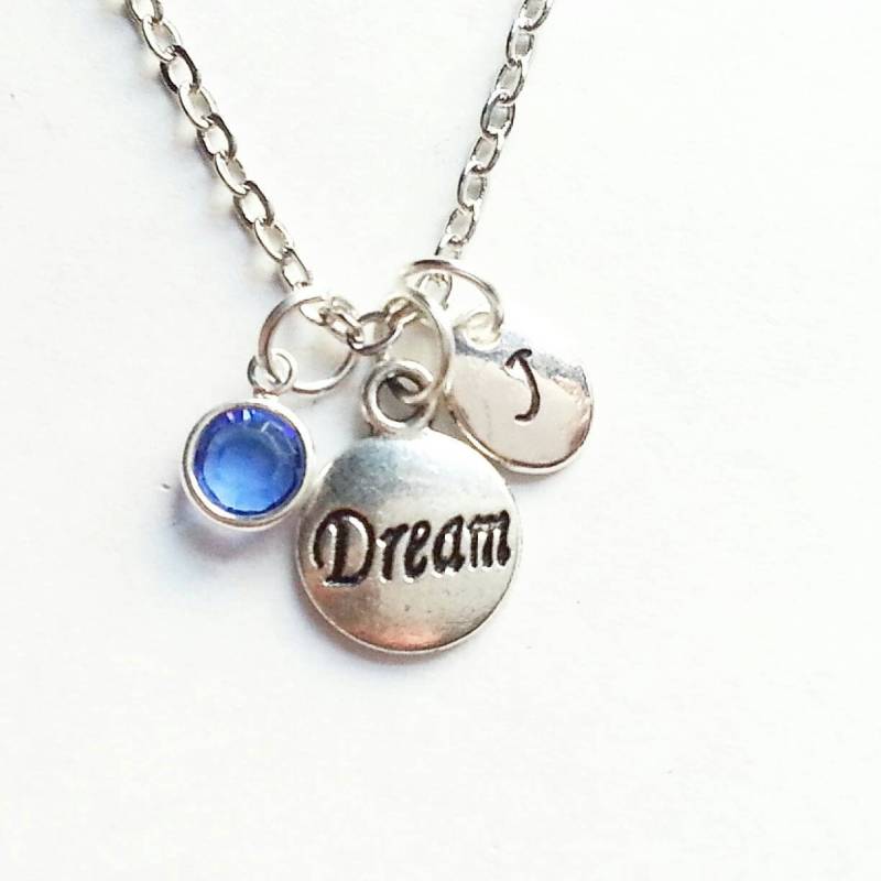 Traum Halskette, Personalisierte Kette, Swarovski Geburtsstein Kristall, Handgestempelter Initial Charm, Individuelle Länge von evilqueenjewelry