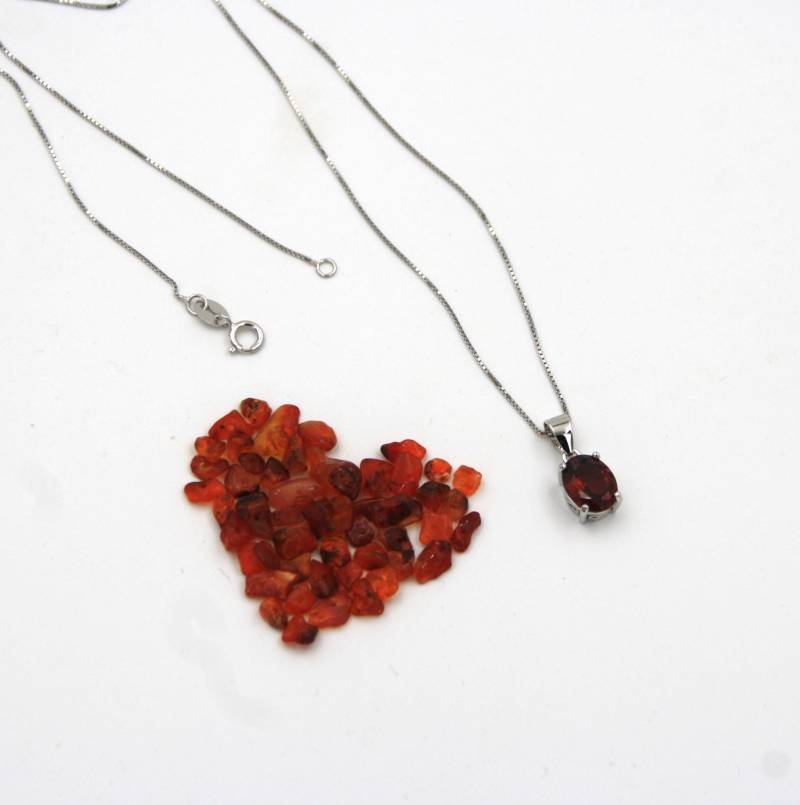 Garnet Gemstone | Solitaire Oval Minimalist Pendant With Chain Sterling Silver 925 Birthstone January Free Gift Packaging von exclusiv242