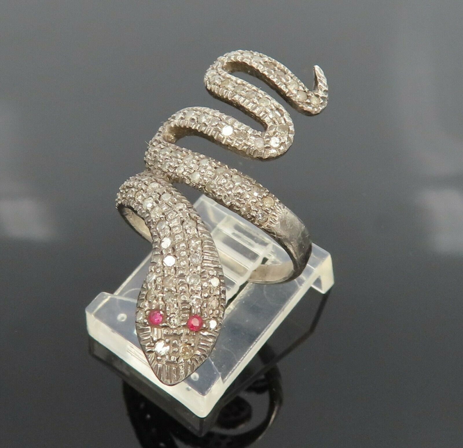 Antiker Diamant Und Rubin Schlangenring in Sterling Silber Antiker Diamant Und Rubin Schlangenring in Sterling Silber von expressionsbyedith