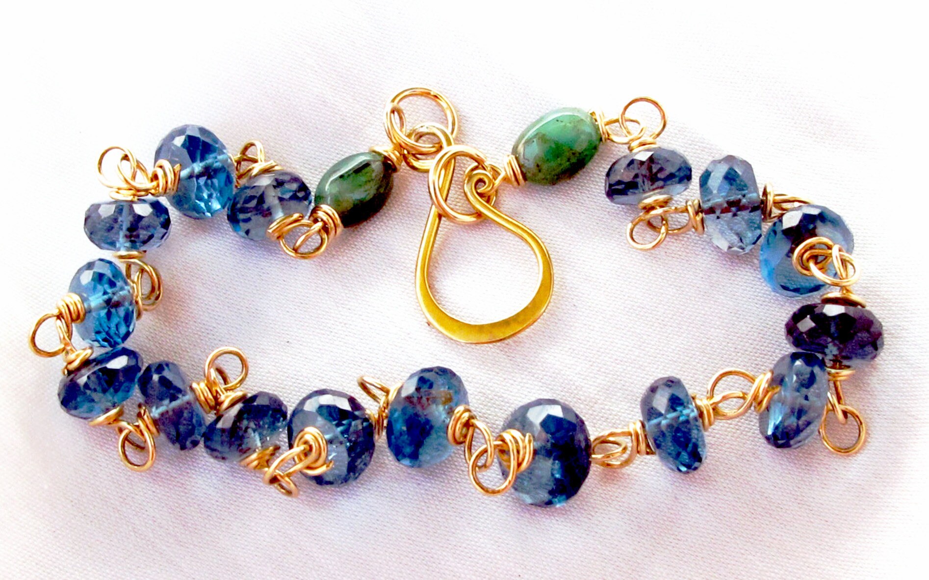 14 K Solid Gold London Blau Topas Und Smaragd Armband 14 K Solid Gold London Blau Topas Und Smaragd Armband von exquiscustomjewelry