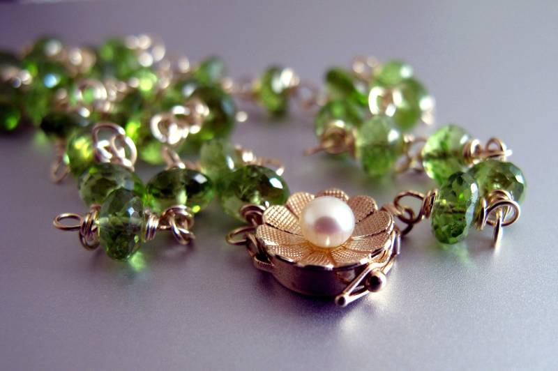 14K Peridot Halskette, Und Perlenkette 14K Peridot Halskette, Und Perlenkette von exquiscustomjewelry