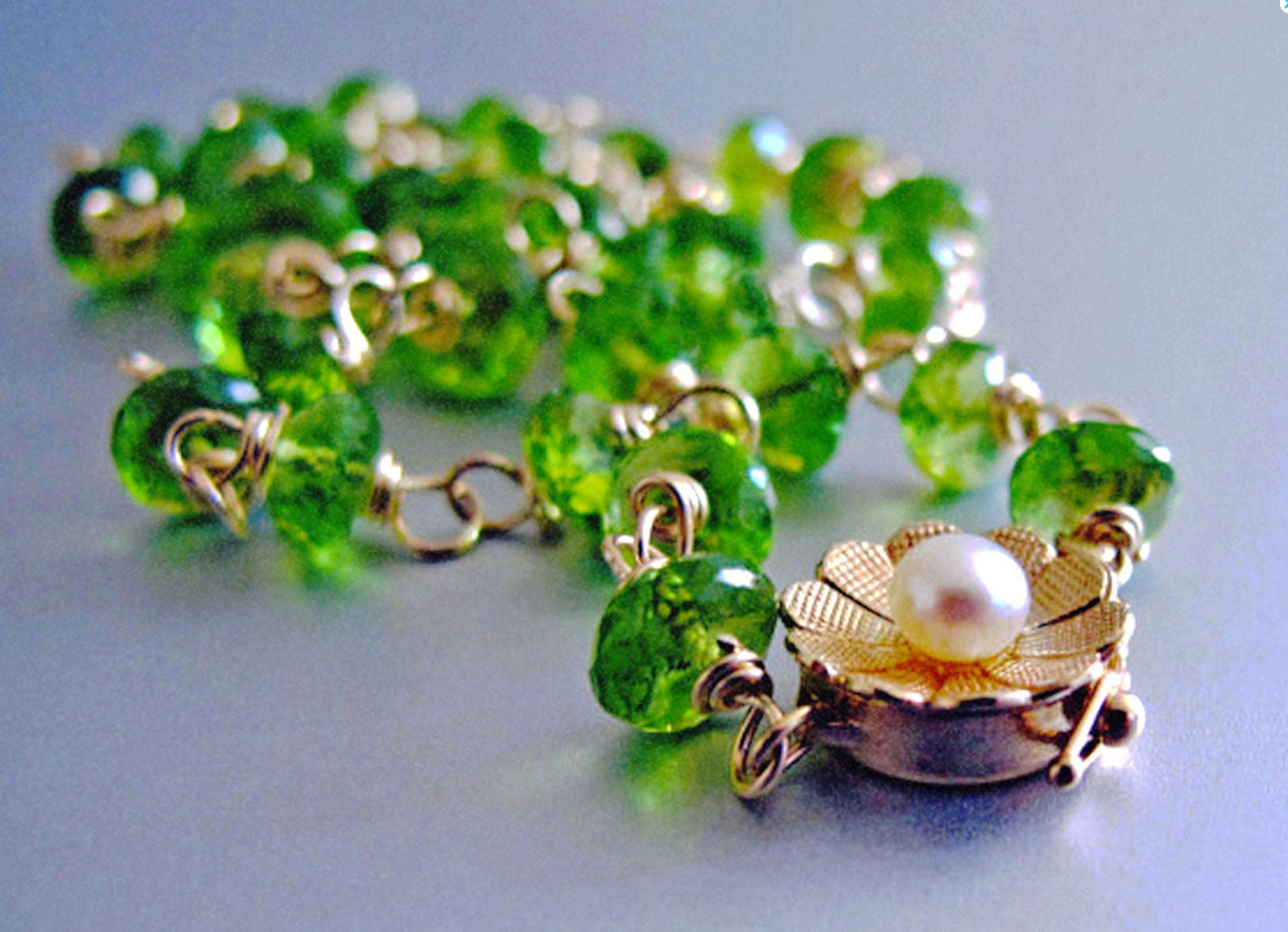 14K Solid Gold Peridot Halskette 14K Solid Gold Peridot Halskette von exquiscustomjewelry