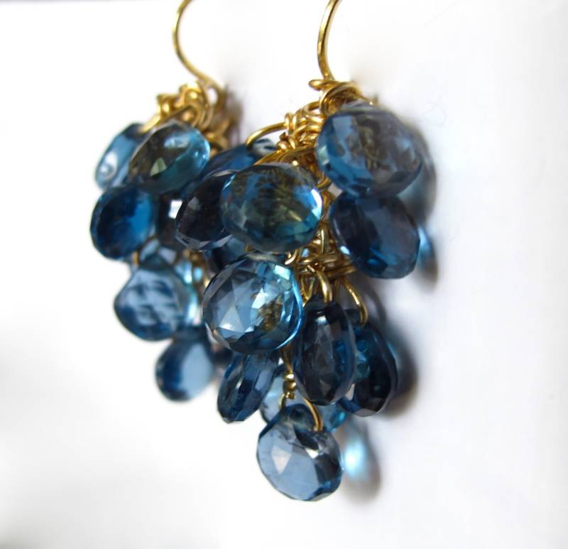 18K Solid Gold London Blue Topas Ohrringe 18K Solid Gold London Blue Topas Ohrringe von exquiscustomjewelry