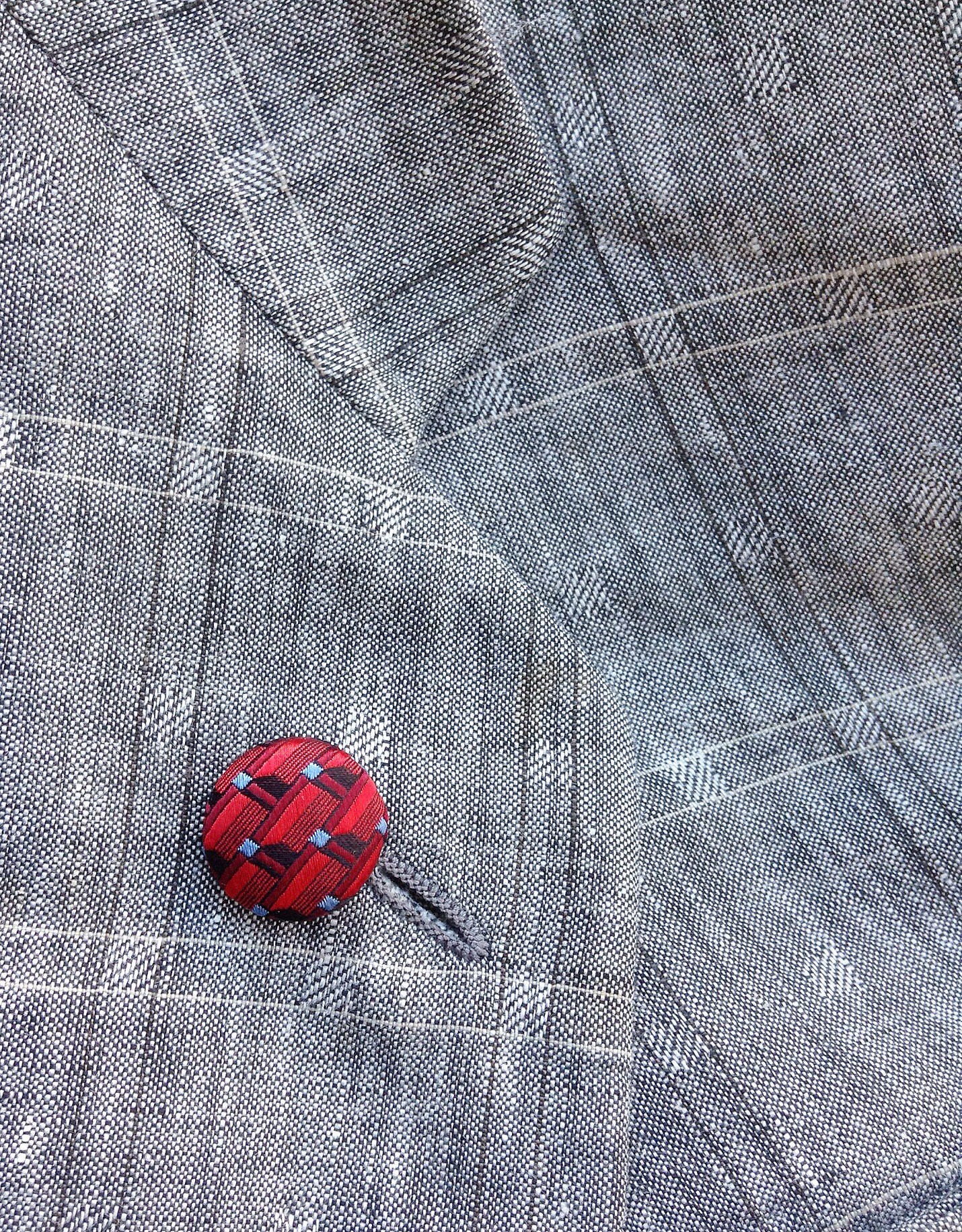 Herren Revers Pin Silk Knopf Anstecknadel Rund Benutzerdefinierte Männer Rote Boutonniere Weihnachtsgeschenke Für Him Dad Boyfriend Jahrestag von exquisitelapel