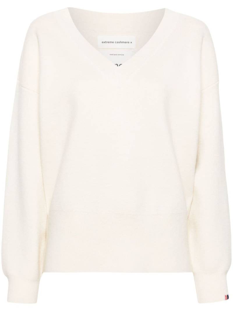 extreme cashmere Kaschmirpullover mit V-Ausschnitt - Nude von extreme cashmere