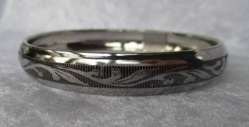 Armreif/Retro 80Er Silber Ranke Design Schwarz Geätzt Armreif/Retro 80Er Silber Ranke Design Schwarz Geätzt von eyecandyjewelsndecor