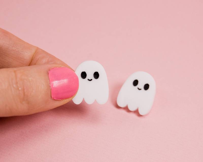 Kawaii Geist Ohrstecker Laser Cut Acryl, Gruseliger Schmuck Kawaii Geist Ohrstecker Laser Cut Acryl, Gruseliger Schmuck von eyupchuck