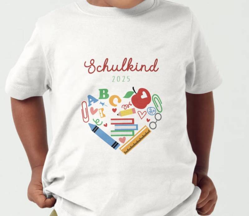 Schulkind 2025 T-Shirt "Herz" Schulkind 2025 T-Shirt "Herz" von fabelhafteSchwestern