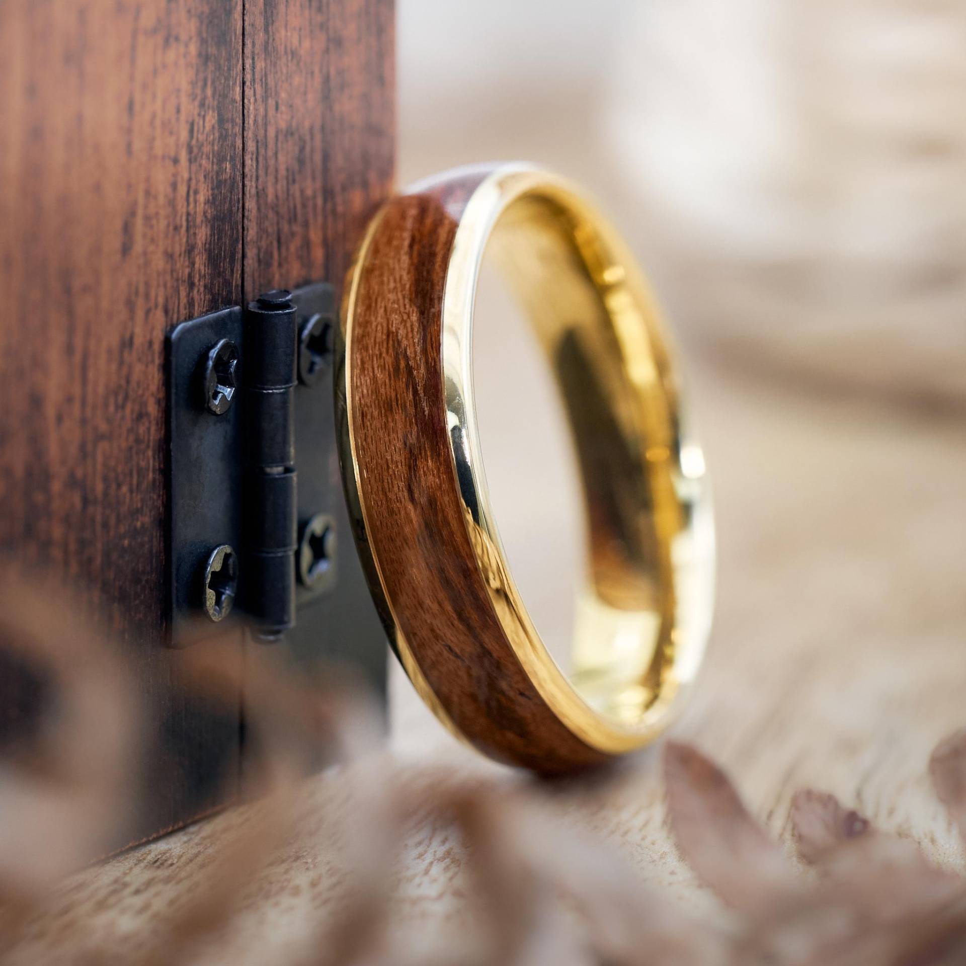 Elano Ring Gold 6 Mm Unisex Holzring Aus Echtholz Wasserfest & Handgefertigt Ehering Trauring Verlobungsring Natur Unikat Schmuck von fablano