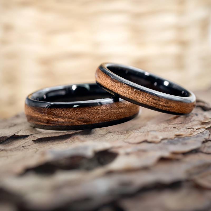 Partnerringe Elano Holz Schwarz 4 Und 6 Mm Handgefertigt Wasserfest Eheringe Verlobungsringe Statement-Ringe Für Damen & Herren Partnerringe Elano Holz Schwarz 4 Und 6 Mm Handgefertigt Wasserfest Eheringe Verlobungsringe Statement-Ringe Für Damen & Herren von fablano