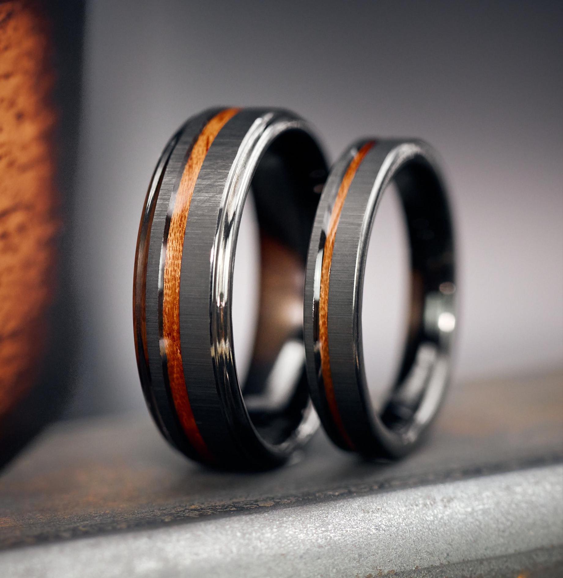 Velor Partnerringe Holz Schwarz 4 Mm Und 7 Eheringe Wasserfest & Handgefertigt Unikat Trauringe Set Verlobungsringe Paare von fablano