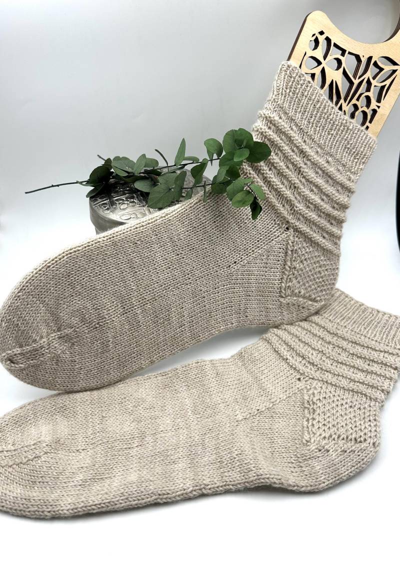 Handgestrickte Wollsocken Aus Merinowolle Gr.39, Beigemit von fadenschaetze