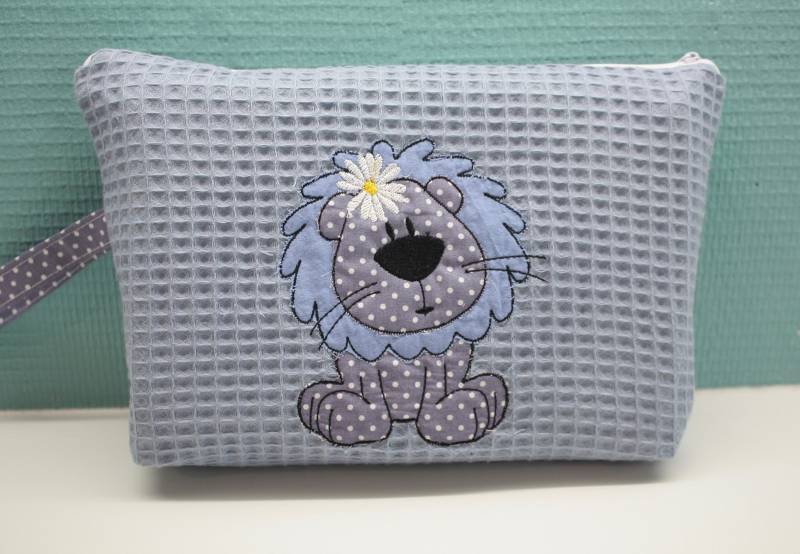 Kulturbeutel Kinder, Windeltasche Mit Namen, Personalisiert Kulturbeutel Kinder, Windeltasche Mit Namen, Personalisiert von fadentaenzerin