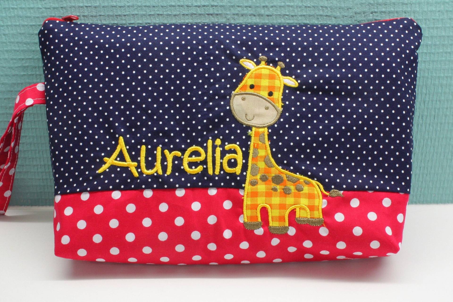 Kulturbeutel Kinder Giraffe Mit Wunschnamen Kulturbeutel Kinder Giraffe Mit Wunschnamen von fadentaenzerin