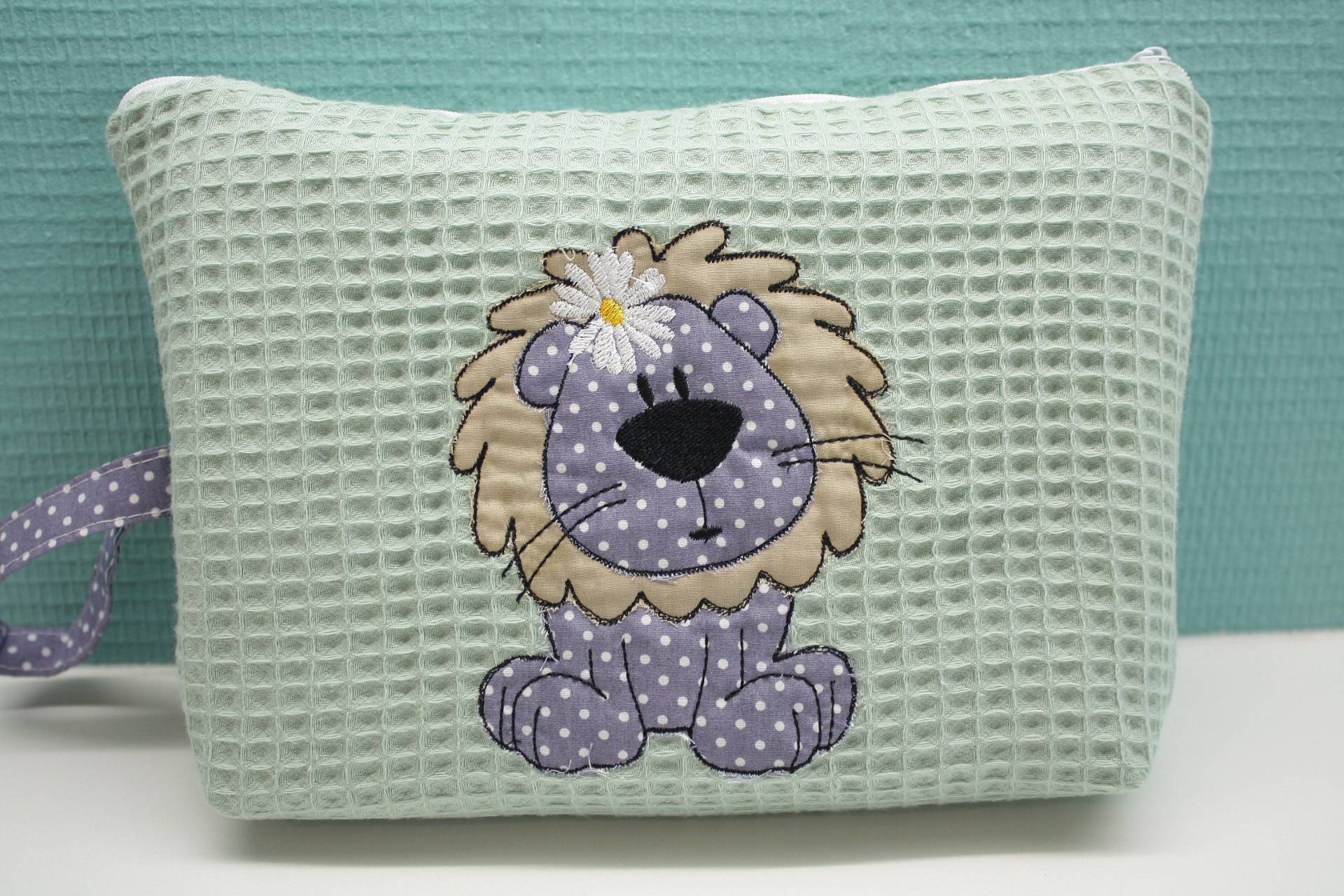 Löwe, Windeltasche Mit Namen, Personalisiert, Kulturbeutel Für Kinder Löwe, Windeltasche Mit Namen, Personalisiert, Kulturbeutel Für Kinder von fadentaenzerin