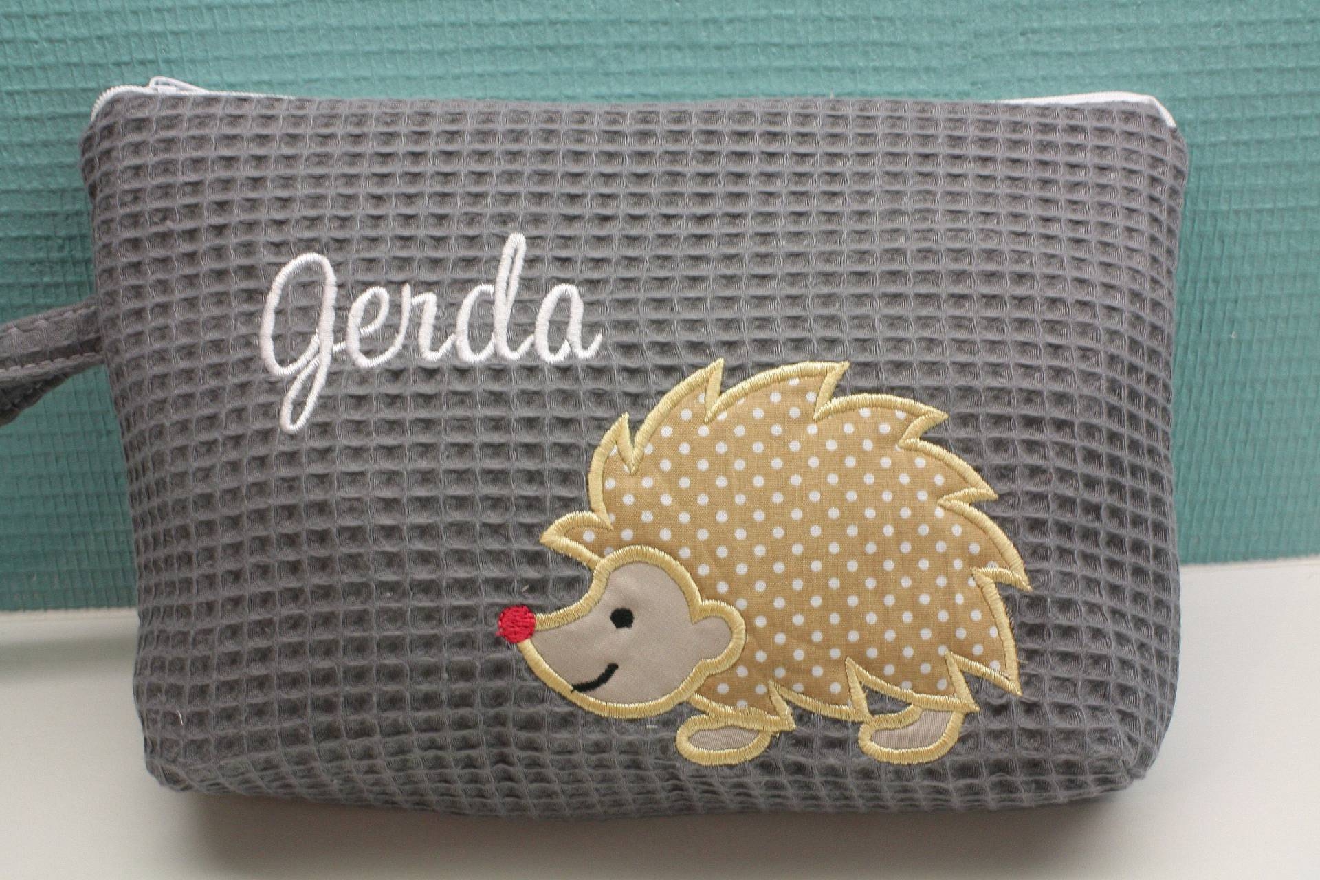 Windeltasche Igel Mit Namen Windeltasche Igel Mit Namen von fadentaenzerin