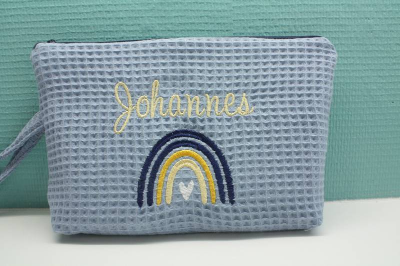 Windeltasche Kulturbeutel Regenbogen Name Windeltasche Kulturbeutel Regenbogen Name von fadentaenzerin
