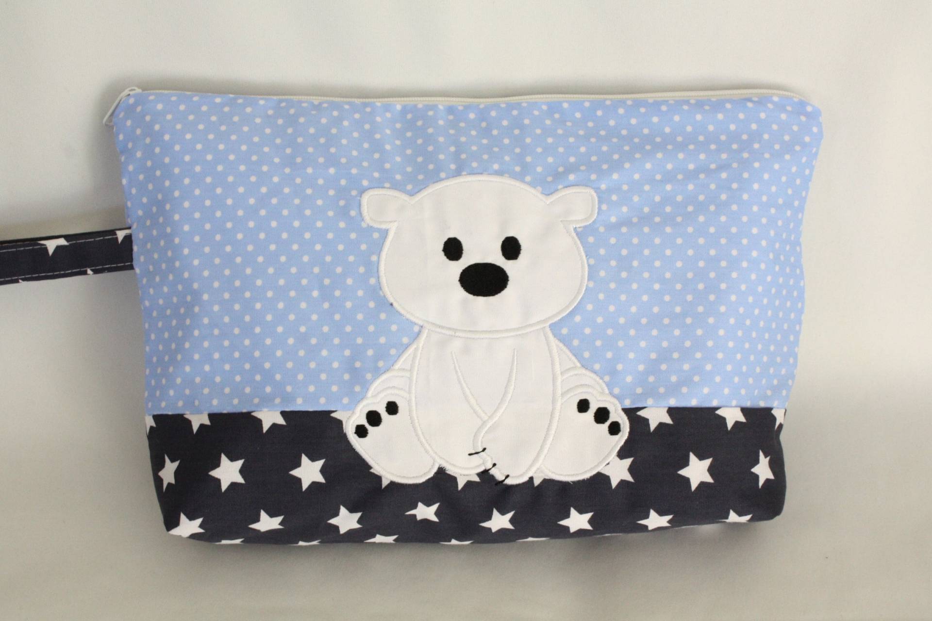 Windeltasche Mit Wunschnamen Eisbär, Kulturbeutel Windeltasche Mit Wunschnamen Eisbär, Kulturbeutel von fadentaenzerin