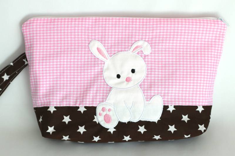 Windeltasche Mit Wunschnamen Hase Windeltasche Mit Wunschnamen Hase von fadentaenzerin