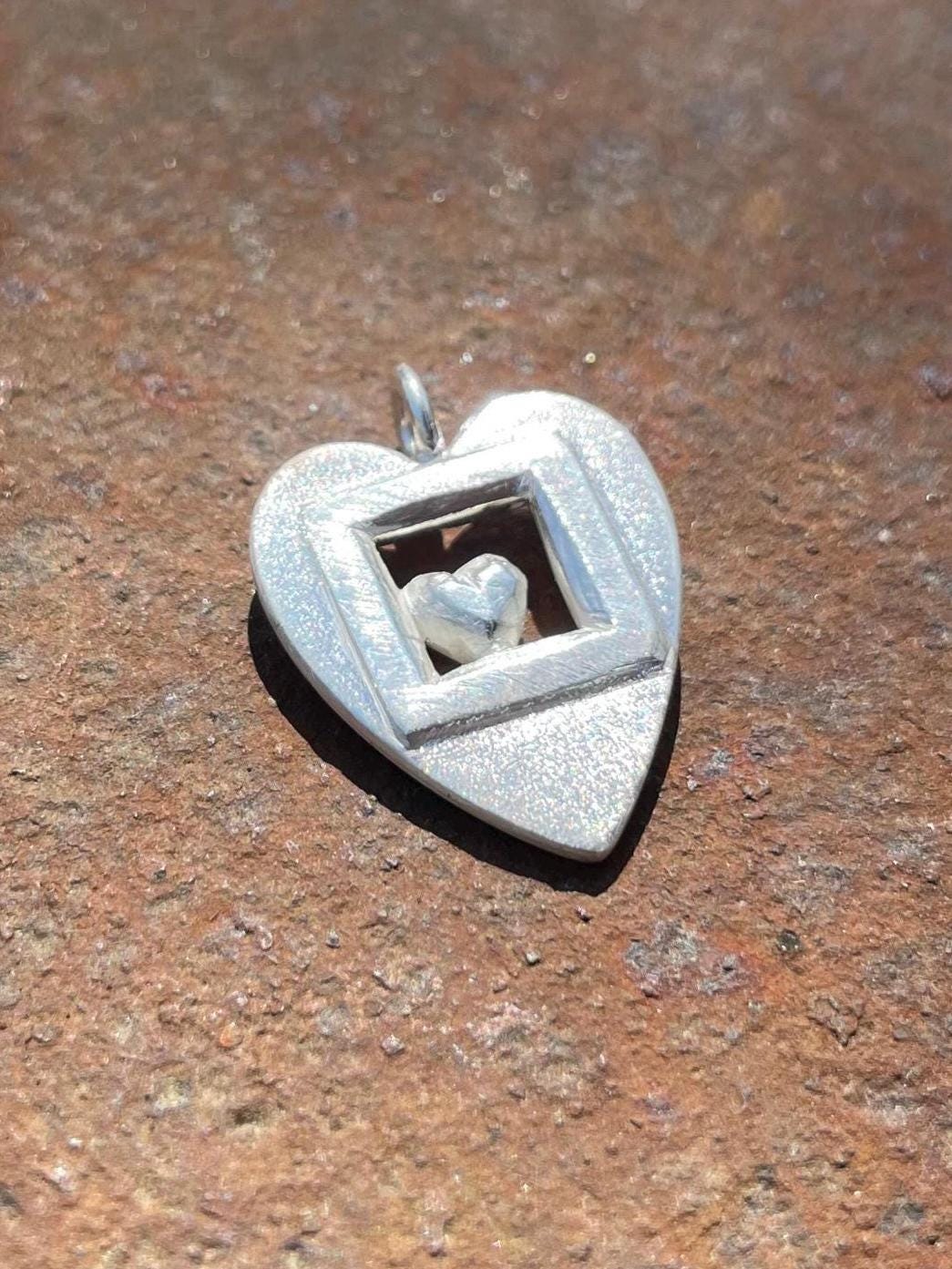 Handgefertigter Anhänger Herz Im 925/ Sterlingsilber Recyclingsilber 30mm Unikat Handgefertigter Anhänger Herz Im 925/ Sterlingsilber Recyclingsilber 30mm Unikat von fairfaktur